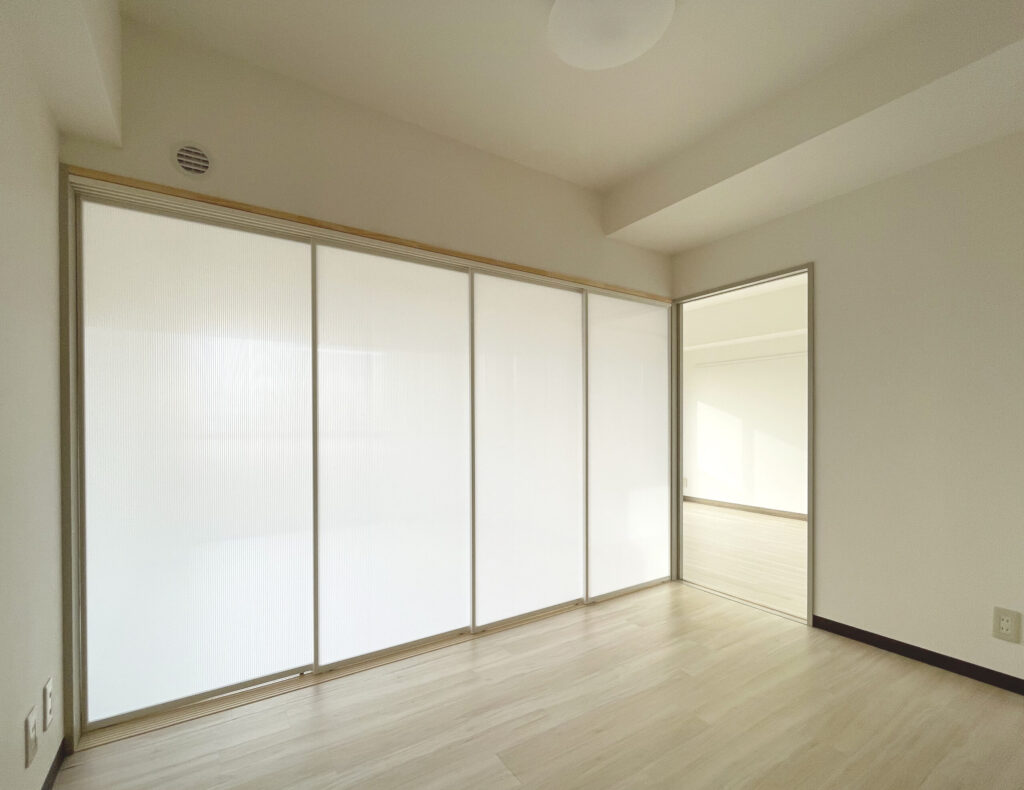 株式会社ユナイトボード 株式会社一間リノベア 取扱製品:U-doors(slide) 用途:引き戸・間仕切り