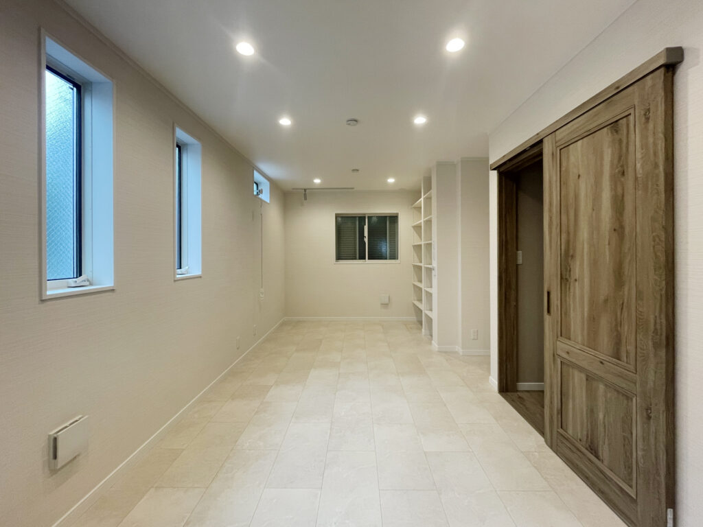 株式会社ユナイトボード 株式会社一間リノベア 取扱製品：U-doors（slide） 用途：引き戸・間仕切り